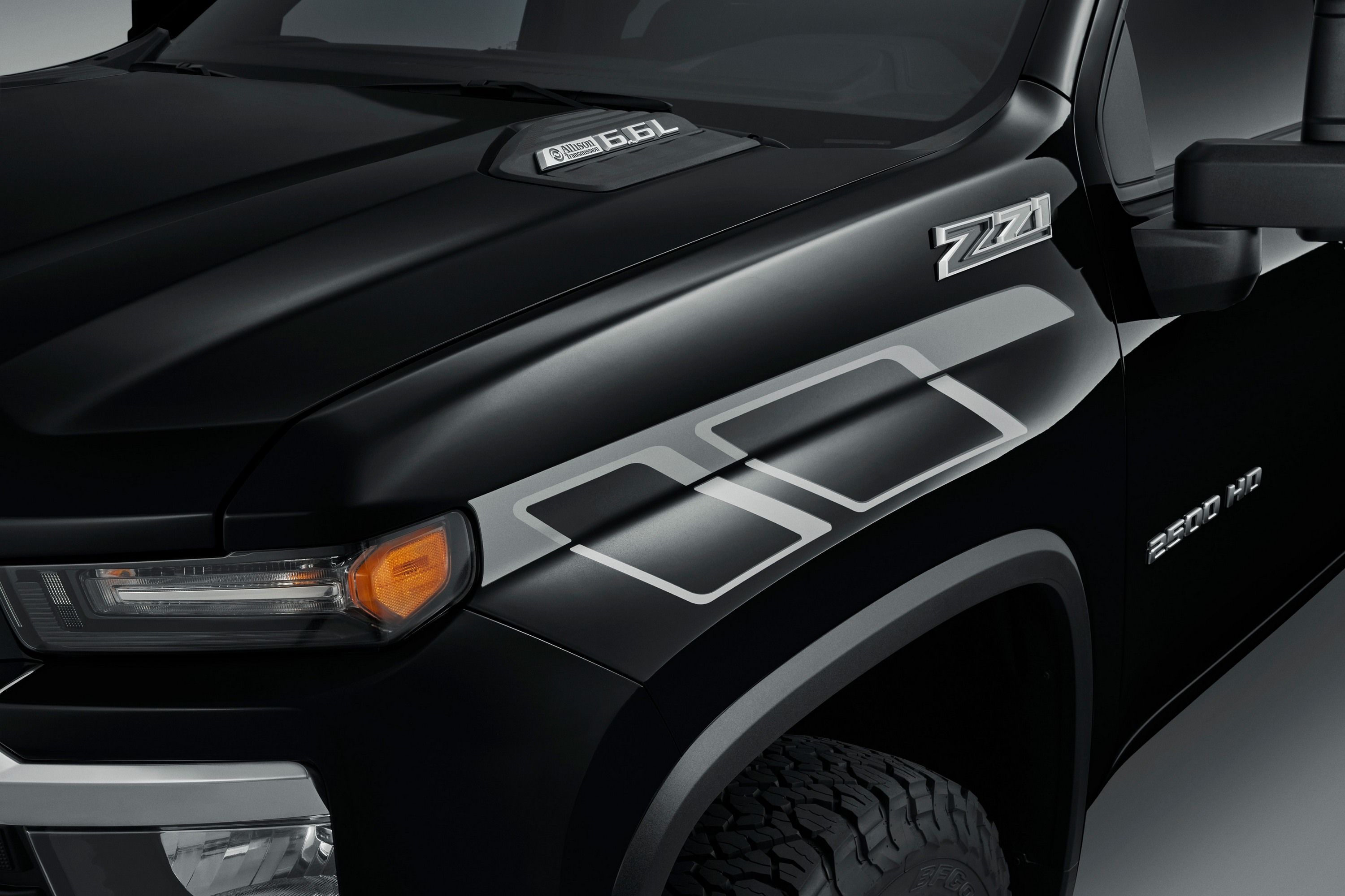 Декоративные наклейки на крылья для Chevrolet Silverado IV (2022–), цвет Medium Marblehead, GM — фото 1