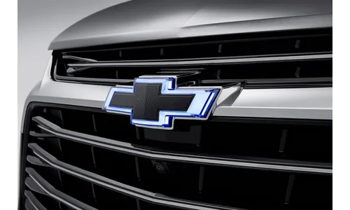 Эмблема Bowtie передняя с подсветкой для Chevrolet Silverado IV (2021–2022), черная, GM — фото 1