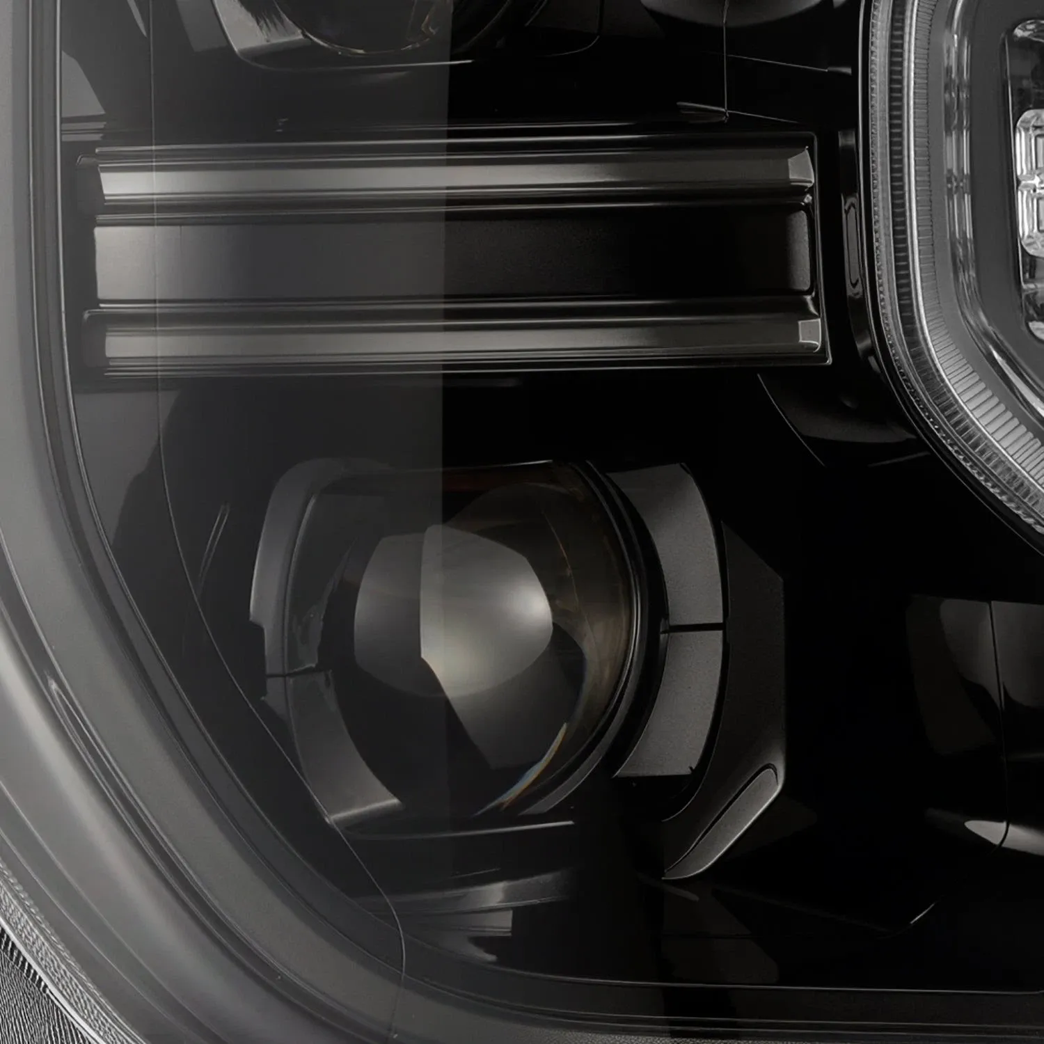 Фары проекторные светодиодные Black LUXX для Ford Ranger 2024–2026, AlphaRex — фото 4