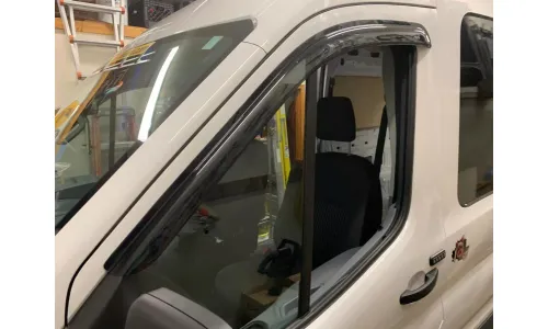 Дефлекторы окон AVS для Ford Transit Van 150 250 2015-2024 годов выпуска — фото 1