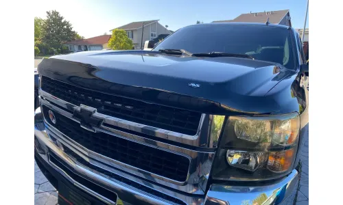 Защитный дефлектор капота AVS BugFlector для 08–10 Silverado 2500 3500 — фото 1