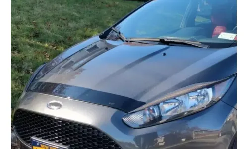 Защитная на капот AVS AeroSkin дефлектор для Ford Fiesta 12–13 годов выпуска — фото 1