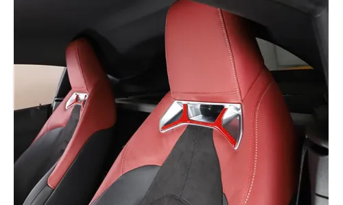 Накладки на спинки сидений под подголовник, под красный карбон, 2 части, для Toyota Supra 5 A90 (2019-2025) — фото 1