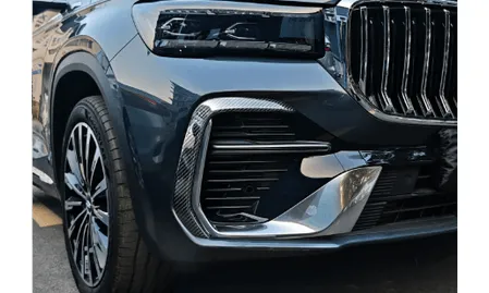 Накладки "усы" на передний бампер Geely Monjaro 2026-, под карбон — фото 1