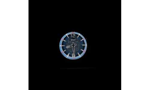 Часы IWC центральной консоли Mercedes, синий фон — фото 3