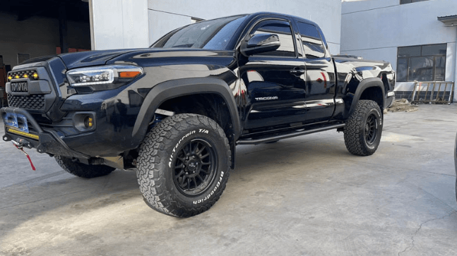 Пороги ступеньки силовые Toyota Tacoma 2016-2023 — фото 3