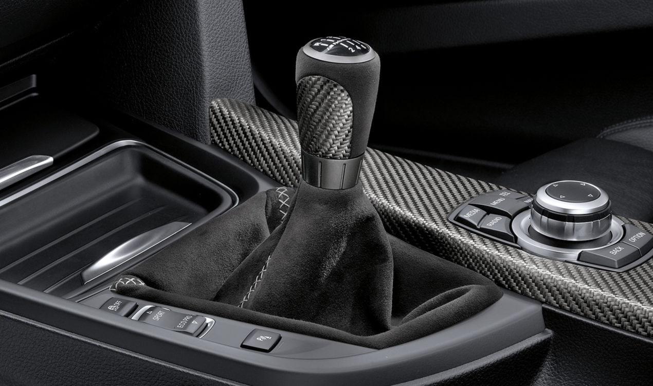 Рукоятка МКПП карбоновая M Performance с чехлом Alcantara для BMW 1-серии F20/F21 и 2-серии F22/F23, оригинал — фото 1
