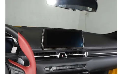 Окантовка экрана мультимедии, под карбон, для Toyota Supra 5 A90 (2019-2025) — фото 1