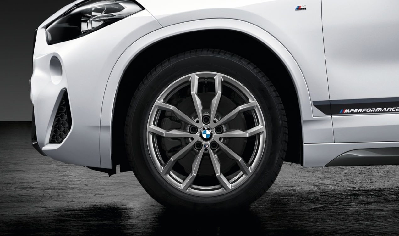 Диск колесный Y-образные спицы 711M, Ferric Grey, 6,5J×18, ET41 для BMW 1-й серии F40, 2-й серии F44, X1 F48 и X2 F39, оригинал — фото 1