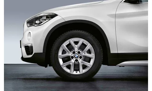 Колесо зимнее в сборе, Y-образные спицы 574, 6,5J×17 ET39, с шиной 205/60 R17 для BMW X1 F48 и X2 F39, оригинал — фото 1