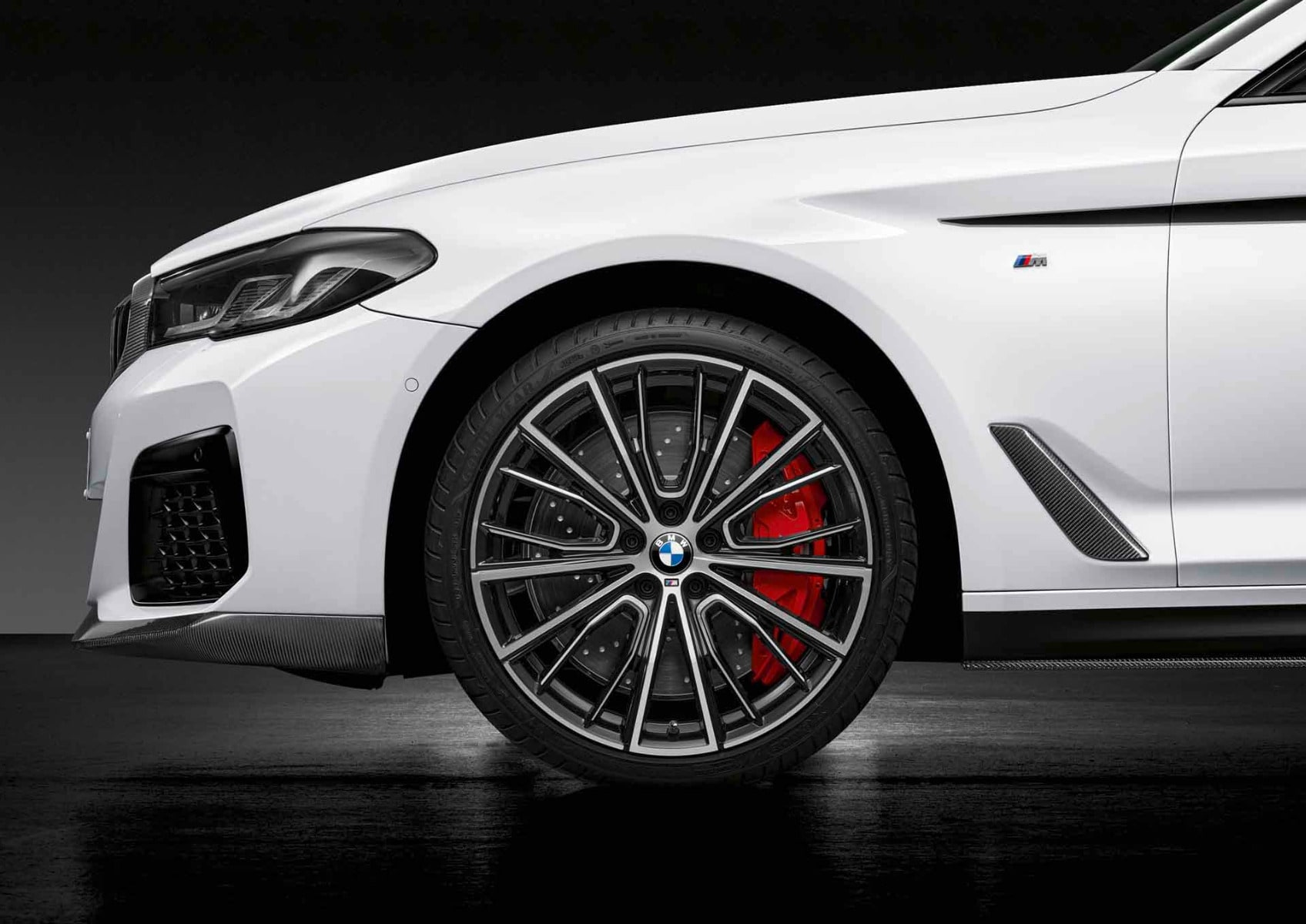 Комплект летних колёс M Performance многоспицевый дизайн 732M 20 дюймов для BMW 5-й серии G30/G31, оригинал — фото 1