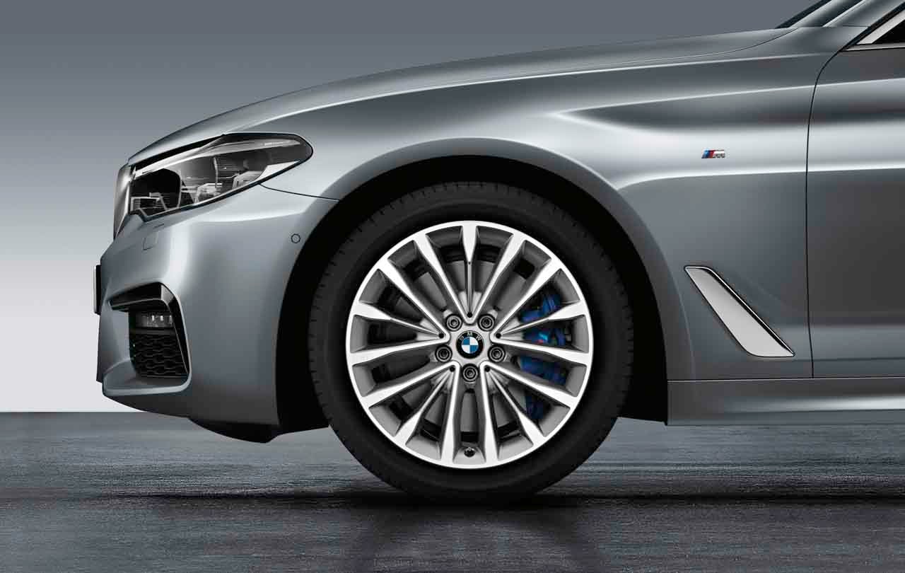Колесо зимнее в сборе, 8,0J×18 ET30, с шиной 245/45 R18 для BMW 5-й серии G30/G31, оригинал — фото 1