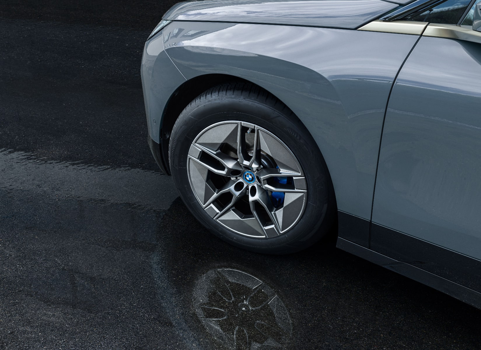 Диск колесный аэродинамический дизайн 1002, Lightning Grey, 8,5J×20, ET28 для BMW iX i20, оригинал — фото 1