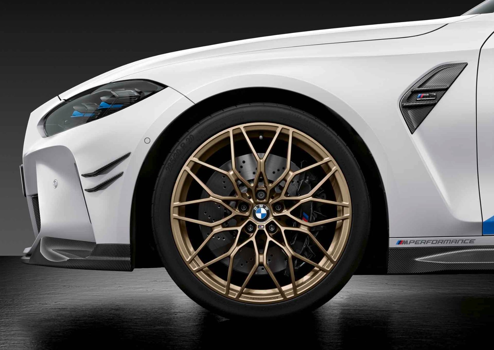 Комплект летних колёс M Performance перекрёстные спицы 1000M 20/21 дюймов для BMW M2 G87, M3 G80 и M4 G83/G82, оригинал — фото 1