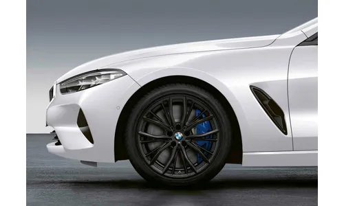 Колесо зимнее в сборе, M Performance, сдвоенные спицы 786M, 8,0J×19 ET30, с шиной 245/40 R19 для BMW 8-й серии G14/G15/G16, Jet Black (чёрный), матовый, оригинал — фото 1