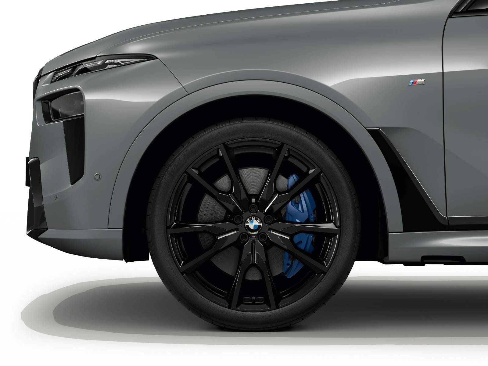 Диск колесный M V-образные спицы 755, Jet Black, однотонный черный, 9,5J×22, ET32 для BMW X7 G07, оригинал — фото 1