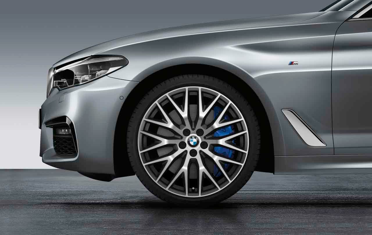 Комплект летних колёс перекрёстные спицы 636 20 дюймов для BMW 5-й серии G30/G31, оригинал — фото 1