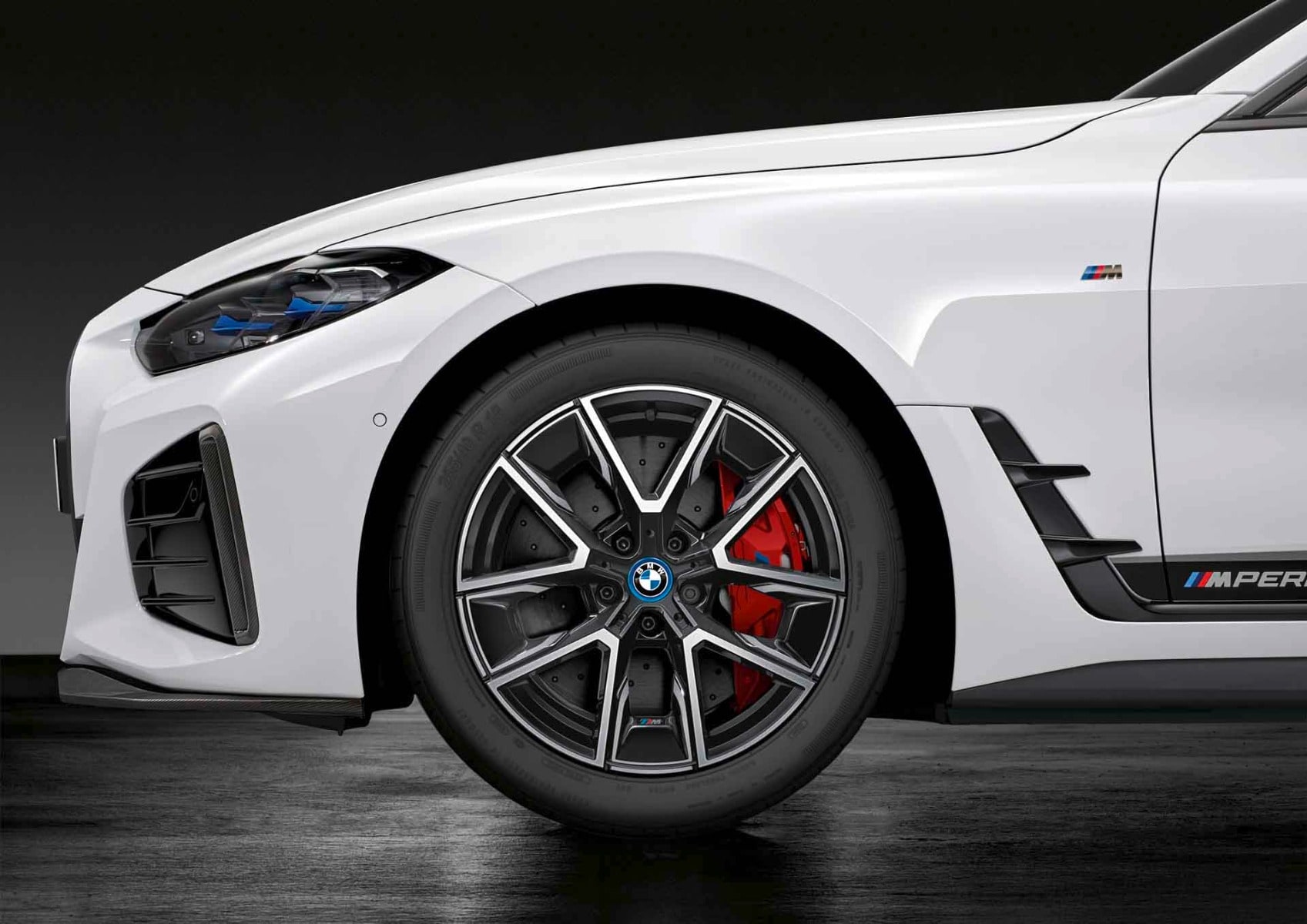 Колесо зимнее в сборе, 8,5J×18 ET36, с шиной 245/45 R18 для BMW 4-й серии G26 и i4 G26, Midnight Grey (тёмно-серый), оригинал — фото 1
