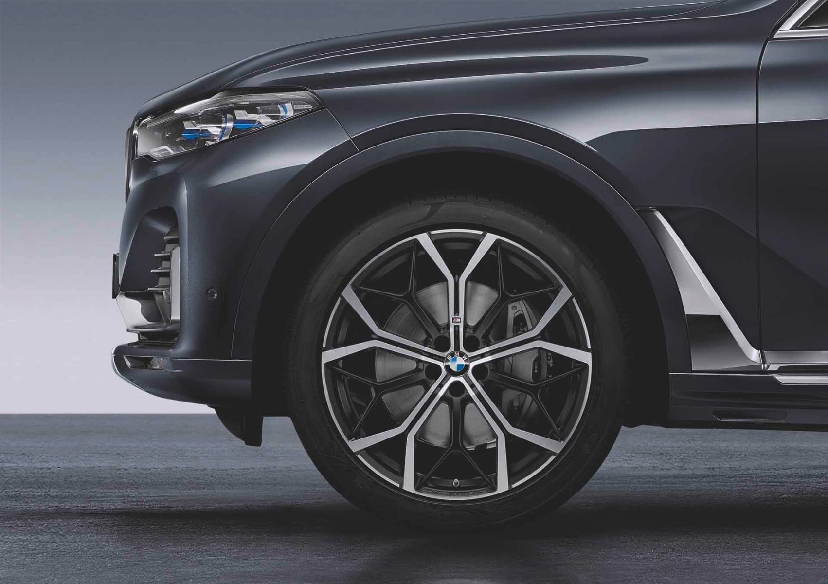 Комплект летних колёс M Performance Y-образные спицы 785M 22 дюймов для BMW X7 G07, оригинал — фото 1
