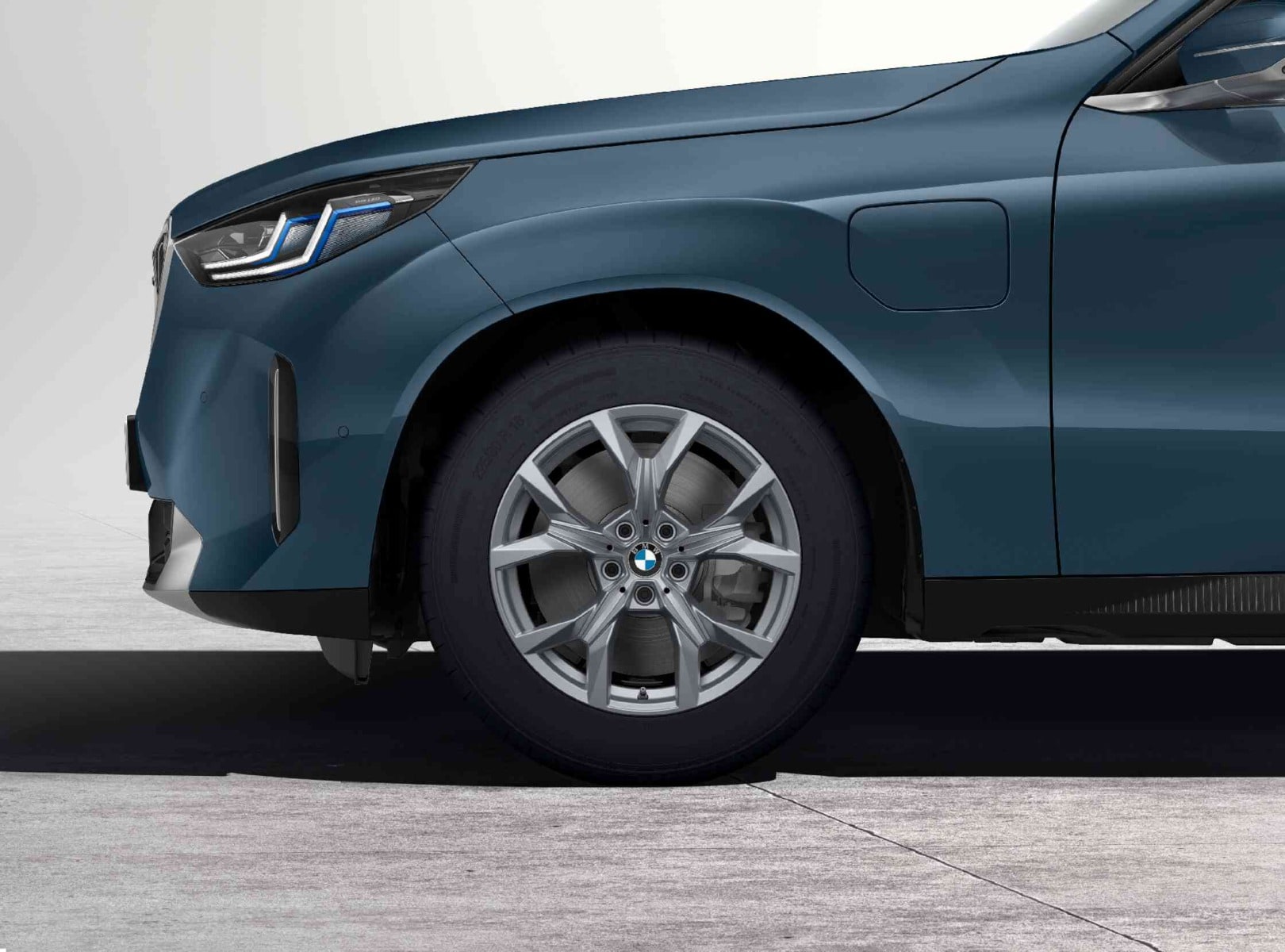 Диск колесный Y-образные спицы 921, Refined Silver, серебристый, 8,0J×18, ET15 для BMW X3 G45, оригинал — фото 1