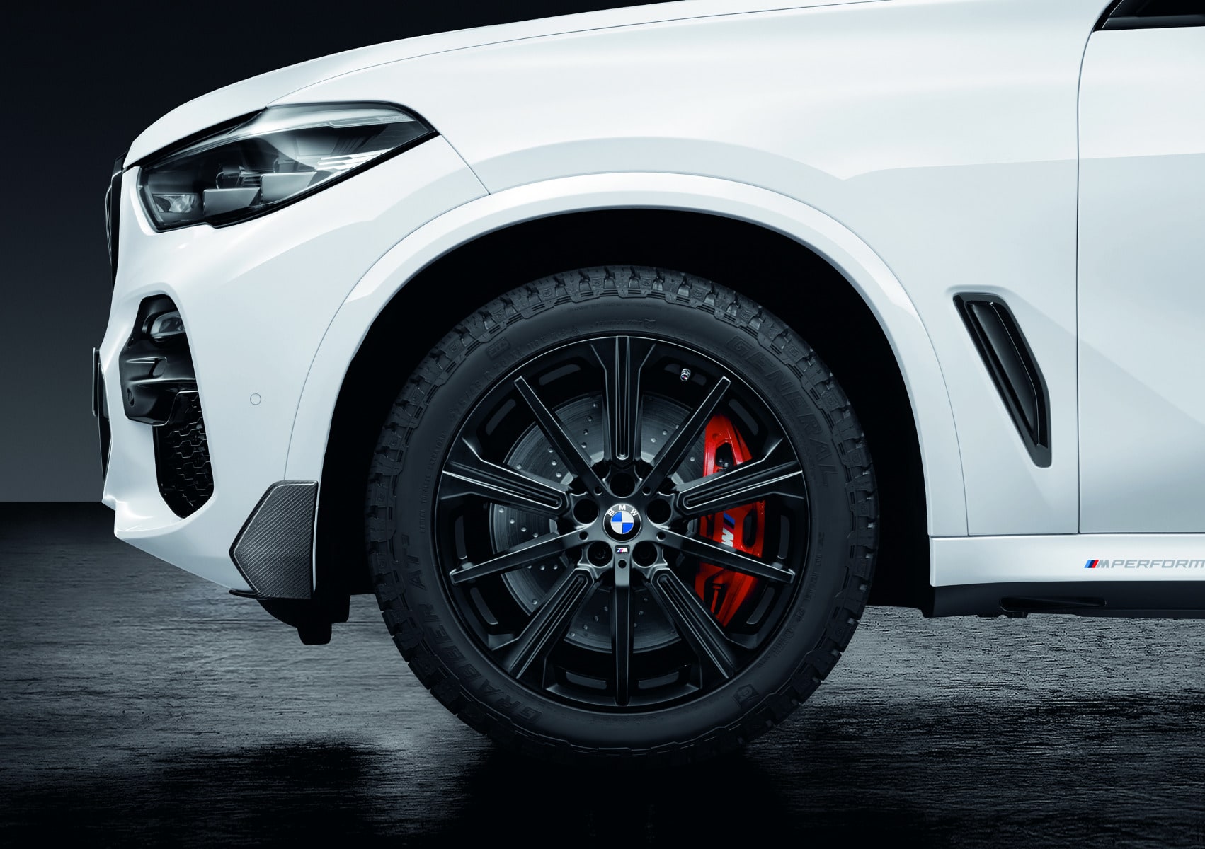 Комплект летних колёс M Performance звездообразные спицы 748M 20 дюймов для BMW X5 G05 и X6 G06, оригинал — фото 1
