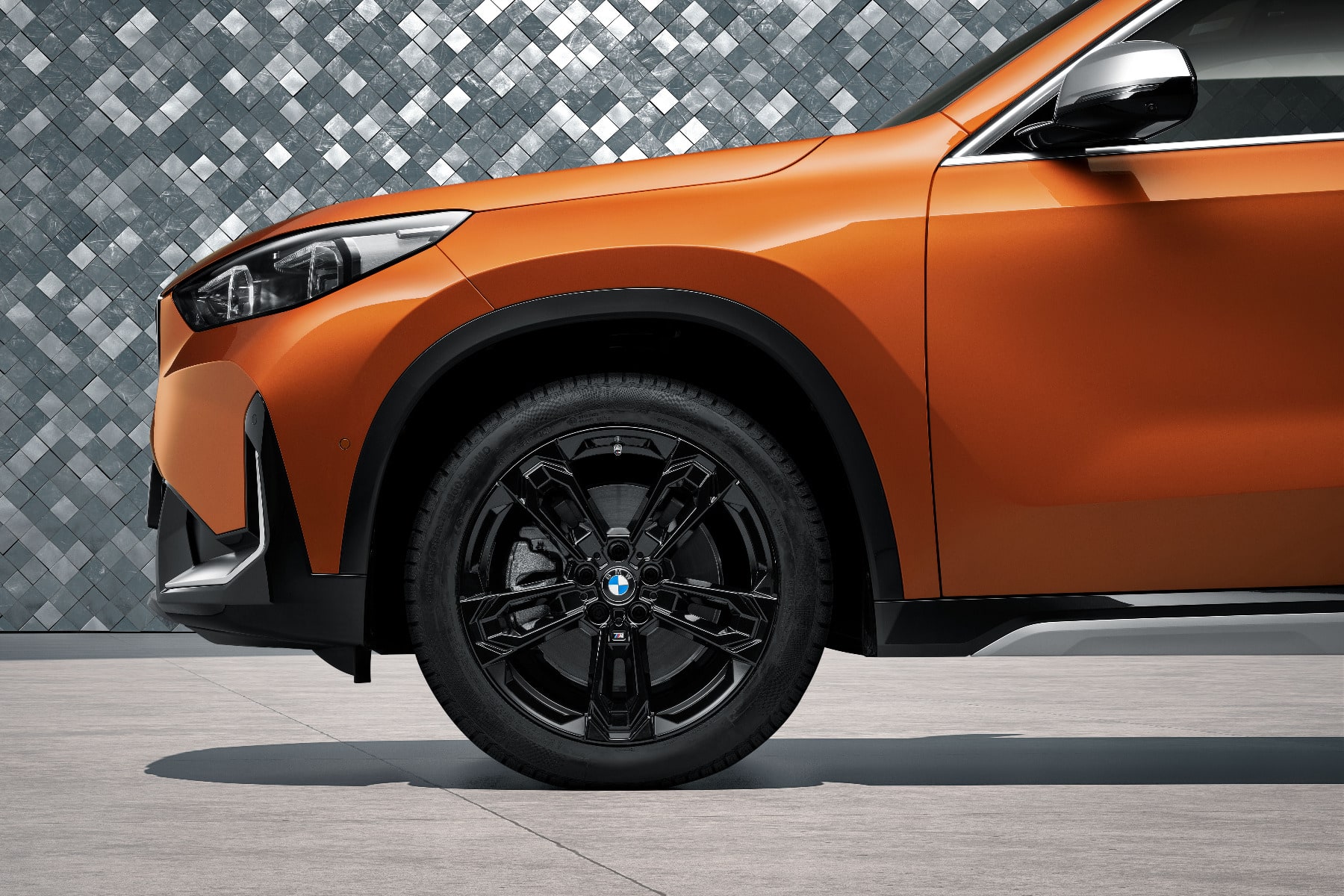 Комплект летних колёс M сдвоенные спицы 871M 19 дюймов для BMW X1 U11 и X2 U10, оригинал — фото 1