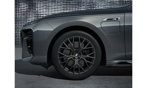 Комплект летних колёс M Performance Y-образные спицы 911 20 дюймов для BMW 7-й серии G70 и X3 G45, оригинал — фото 1