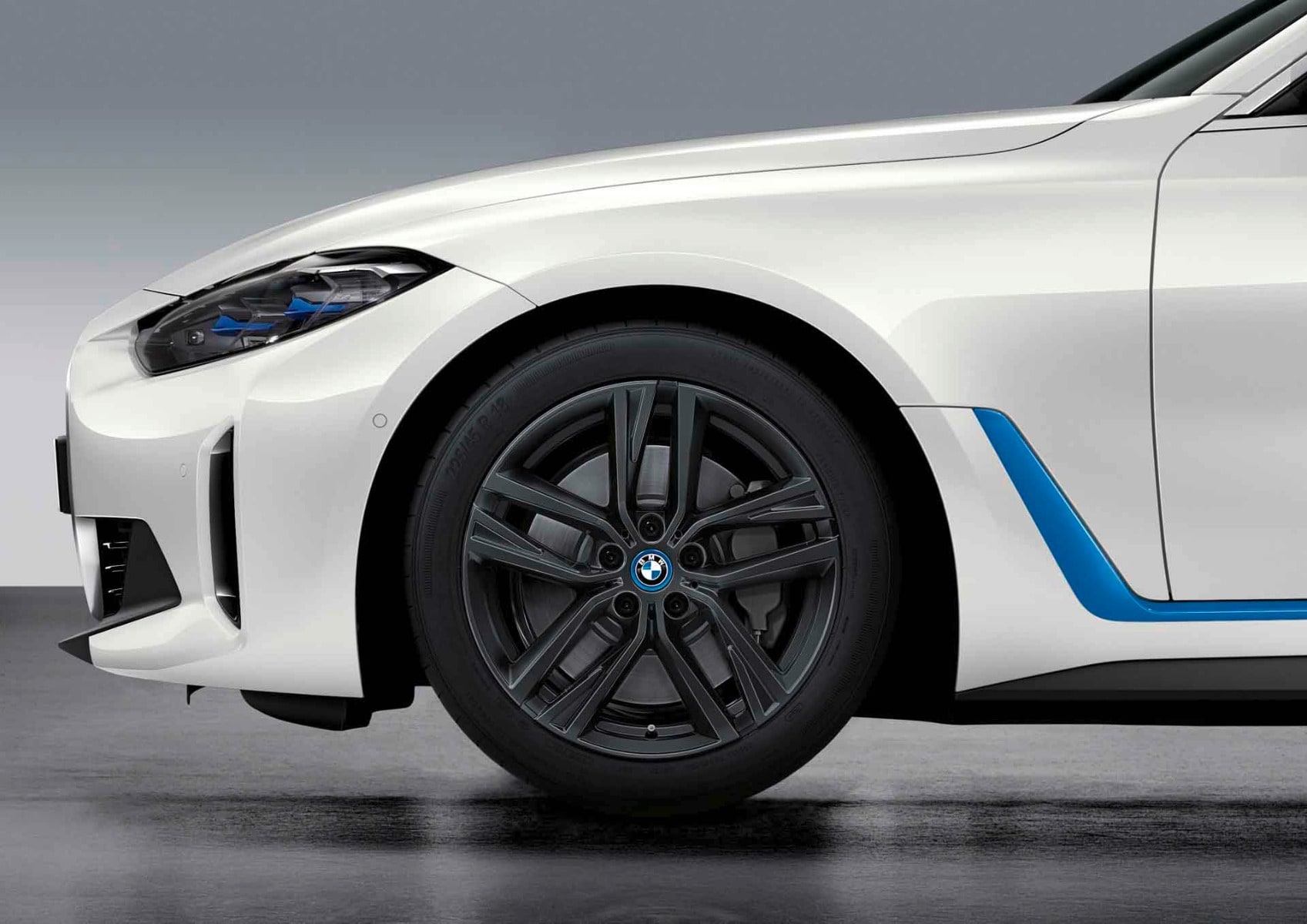 Комплект летних колёс сдвоенные спицы 853 18 дюймов для BMW 4-й серии G26, оригинал — фото 1