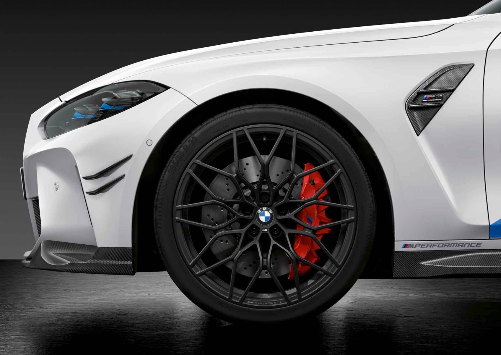 Комплект летних колёс M Performance перекрёстные спицы 1000M 20/21 дюймов для BMW M2 G87, M3 G80 и M4 G83/G82, оригинал — фото 1