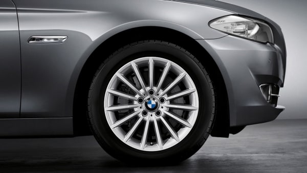 Диск колесный радиальные спицы 237, серебристый, 8,0J×18, ET30 для BMW 5-й серии F10/F11 и 6-й серии F12/F13/F06, оригинал — фото 1