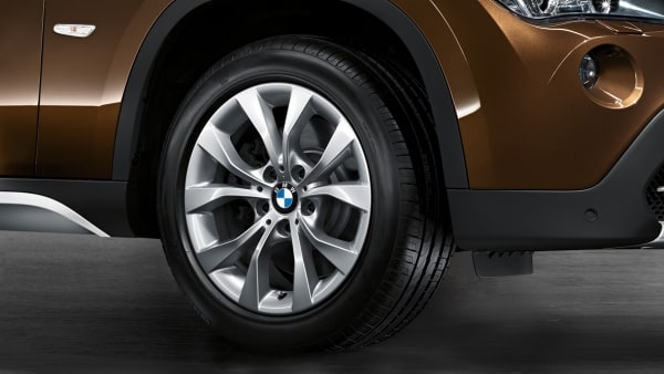 Диск колесный V-образные спицы 318, серебристый, 7,5J×17, ET34 для BMW X1 E84, оригинал — фото 1