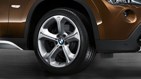 Диск колесный звездообразные спицы 320, серебристый, 8,0J×18, ET30 для BMW X1 E84, оригинал — фото 1