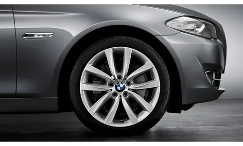 Диск колесный V-образные спицы 331, серебристый, 9,0J×19, ET44 для BMW 5-й серии F10 и 6-й серии F12/F13/F06, оригинал — фото 1
