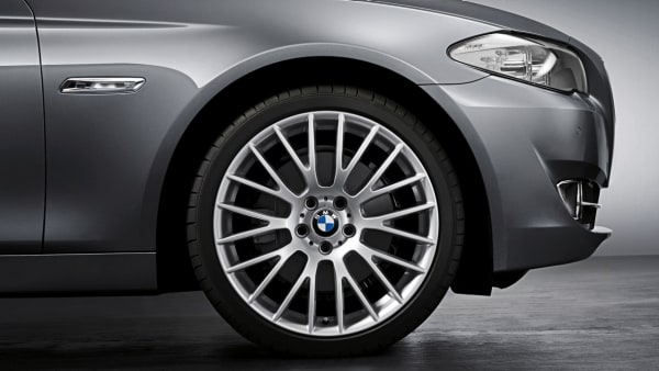 Диск колесный перекрёстные спицы 312, серебристый, 8,5J×20, ET33 для BMW 5-й серии F10/F11 и 6-й серии F12/F13/F06, оригинал — фото 1