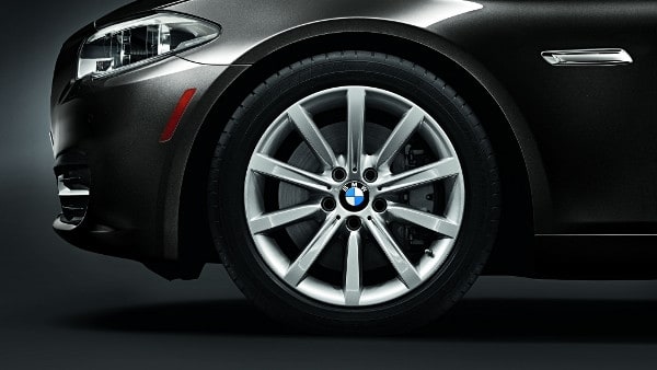 Диск колесный звездообразные спицы 365, серебристый, 9,0J×18, ET44 для BMW 5-й серии F10 и 6-й серии F12/F13/F06, оригинал — фото 1