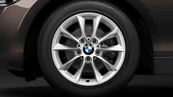 Диск колесный V-образные спицы 411, серебристый, 7,0J×16, ET40 для BMW 1-й серии F21/F20 и 2-й серии F23/F22, оригинал — фото 1