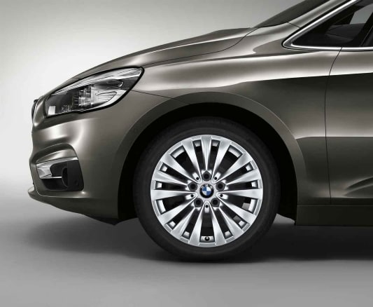 Диск колесный многоспицевый дизайн 475, Reflex серебристый, 7,0J×16, ET52 для BMW 2-й серии F45/F46, оригинал — фото 1