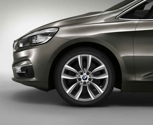 Диск колесный V-образные спицы 485, Ferric Grey, 8,0J×18, ET57 для BMW 2-й серии F45/F46, оригинал — фото 1