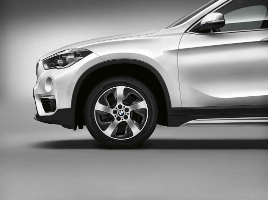 Диск колесный турбинный дизайн 561, серебристый, 7,5J×17, ET52 для BMW X1 F48 и X2 F39, оригинал — фото 1