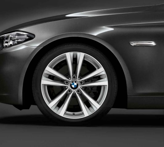 Диск колесный сдвоенные спицы 610, двухцветный, 9,0J×19, ET44 для BMW 5-й серии F10, оригинал — фото 1