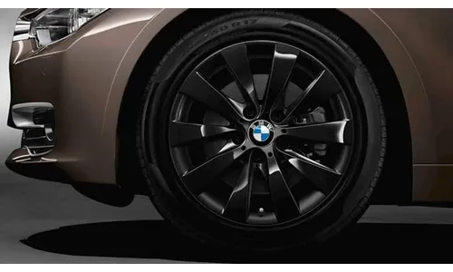 Диск колесный V-образные спицы 413, черный, 7,5J×17, ET37 для BMW 3-й серии F30/F31 и 4-й серии F33/F32/F36, оригинал — фото 1
