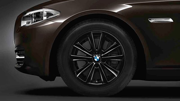 Диск колесный V-образные спицы 236, черный, 8,0J×17, ET30 для BMW 5-й серии F10/F11 и 6-й серии F12/F13/F06, оригинал — фото 1