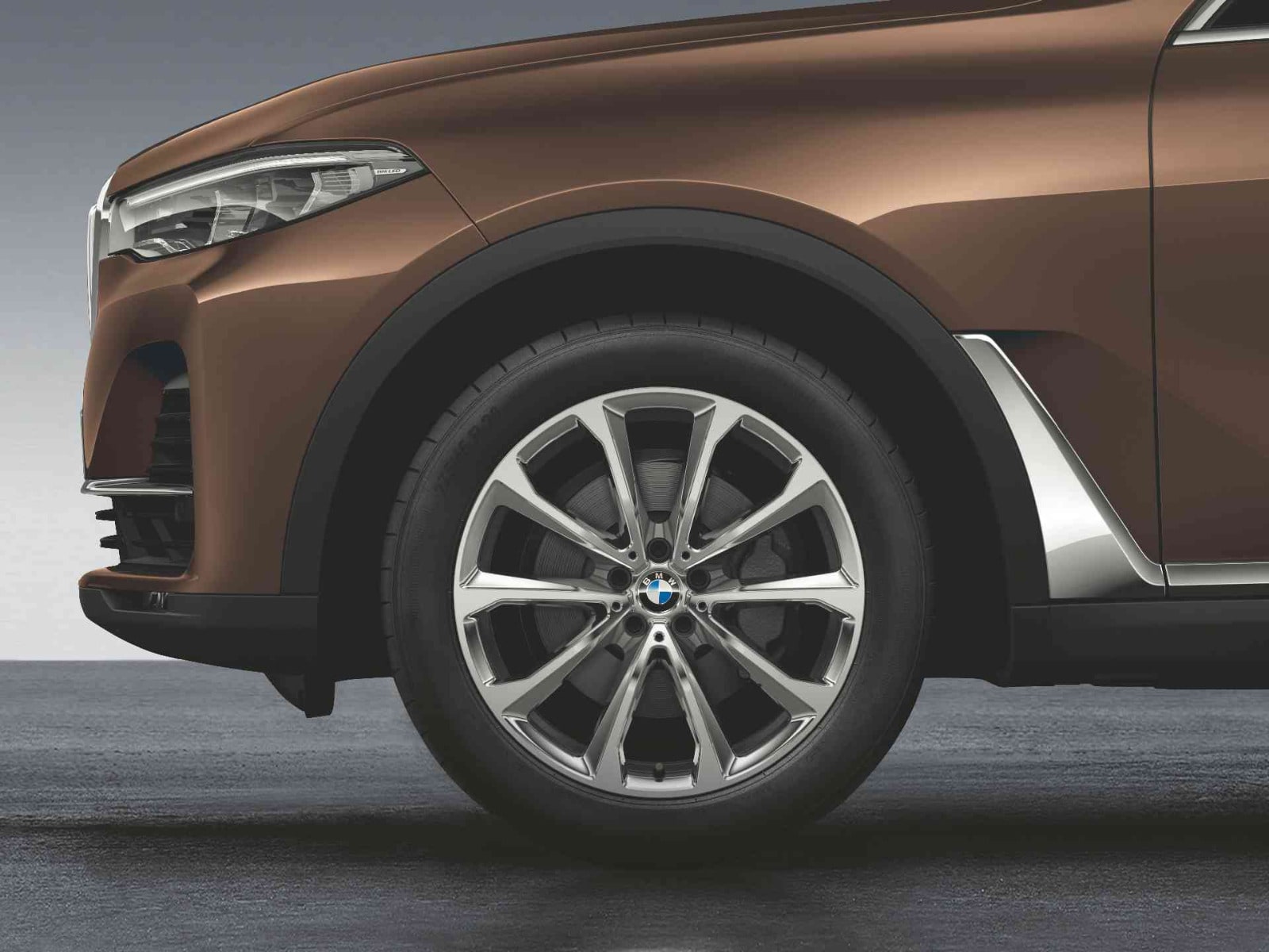 Диск колесный V-образные спицы 750, reflex серебристый, 8,5J×20, ET35 для BMW X7 G07, оригинал — фото 1