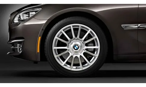 Диск колесный Individual V-образные спицы 228, серебристый, 8,5J×19, ET25 для BMW 5-й серии F07 и 7-й серии F01/F04/F02, оригинал — фото 1