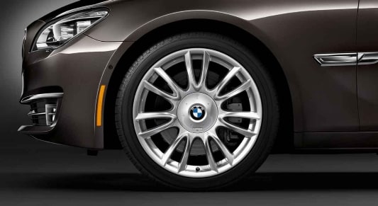 Диск колесный Individual V-образные спицы 301, серебристый, 8,5J×20, ET25 для BMW 5-й серии F07 и 7-й серии F01/F04/F02, оригинал — фото 1
