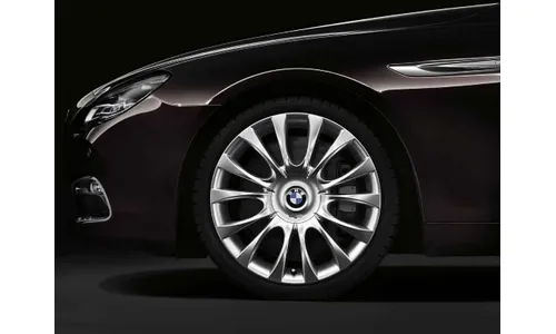 Диск колесный Individual V-образные спицы 349, серебристый, 8,5J×19, ET33 для BMW 5-й серии F10/F11 и 6-й серии F12/F13/F06, оригинал — фото 1