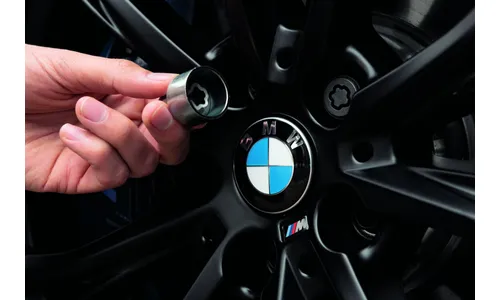 Комплект секретных колёсных болтов для BMW 7-серии G70, iX i20, X3 M F97, X4 M F98, X5 G05/F95, X6 G06/F96, X7 G07 и XM G09, оригинал — фото 1