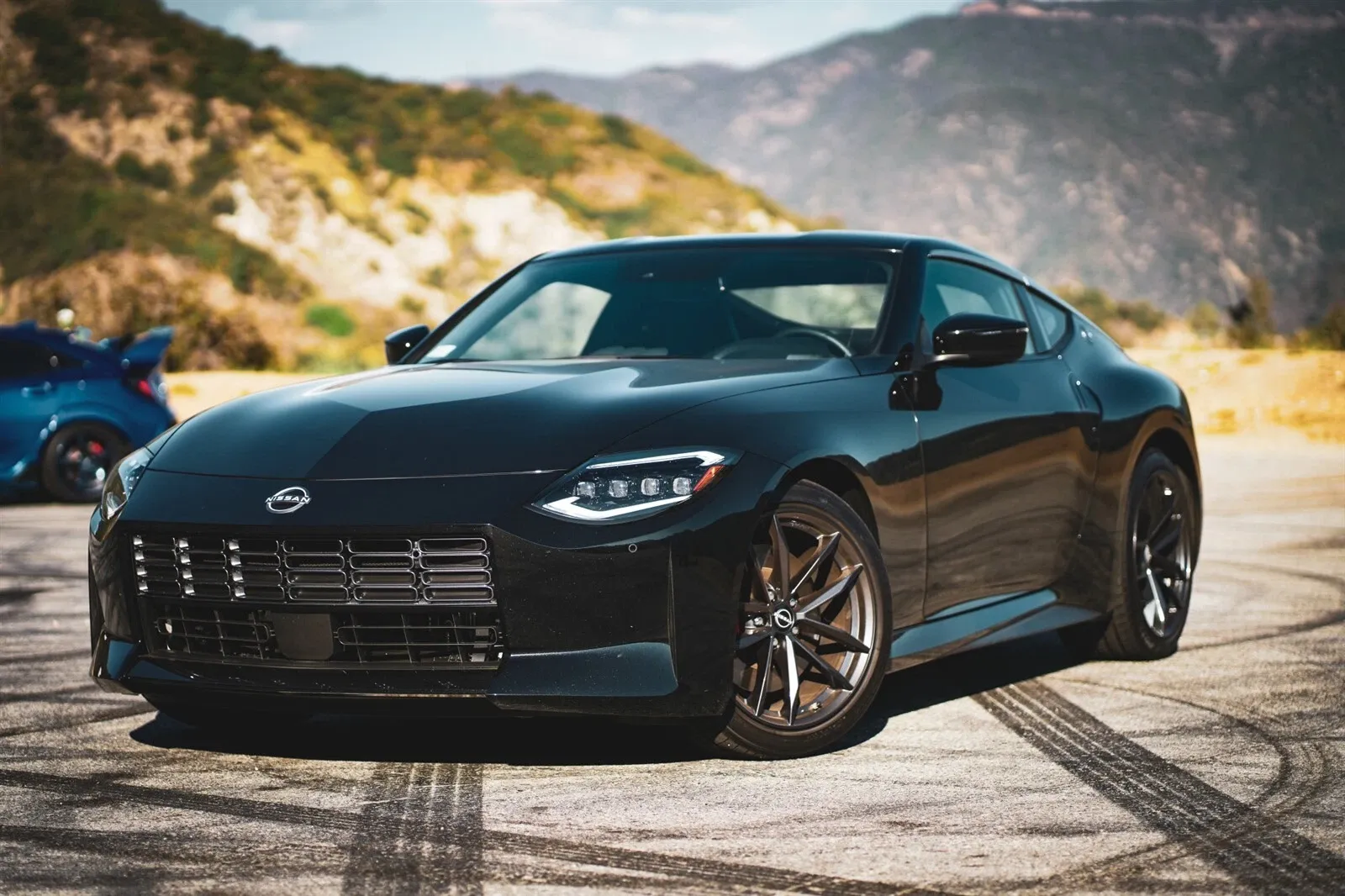 Фары проекторные светодиодные Alpha-Black Nova Series для Nissan Z 2023–2025, AlphaRex — фото 1