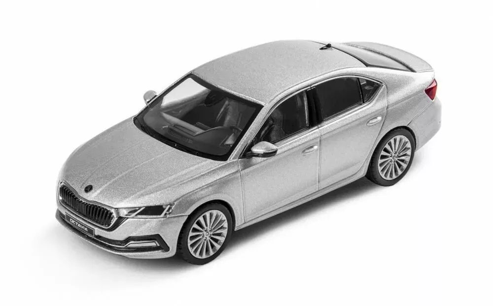 Шкода Октавия IV A8 В i МАСШТАБЕ 1:43 Серебристый бриллиант A7W — фото 1