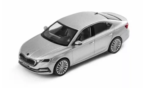 Шкода Октавия IV A8 В i МАСШТАБЕ 1:43 Серебристый бриллиант A7W — фото 1